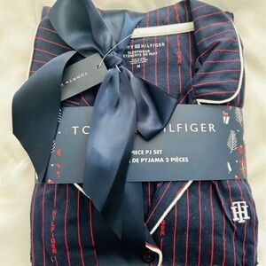 Tommy Hilfiger Women’s 2 Piece Set